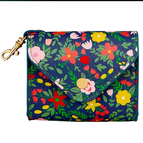 Santa Barbara Design Floral Saffiano Dog Collar, Leash, Waste Bag Carrier Set - Picture 4 of 6